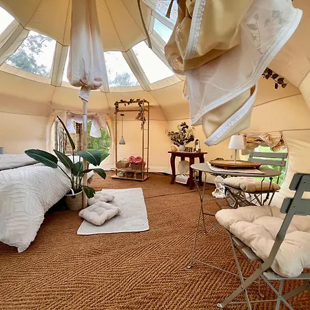 Bed & Breakfast Les Et La De Labahou 4*